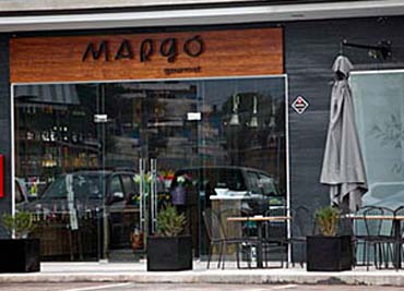 Proyecto Maceteros Autorregantes para Restaurante Margo
